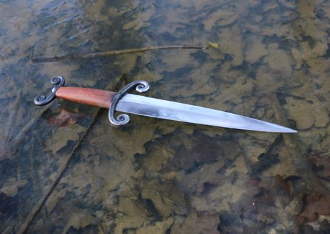 TADEUS, DAGGER