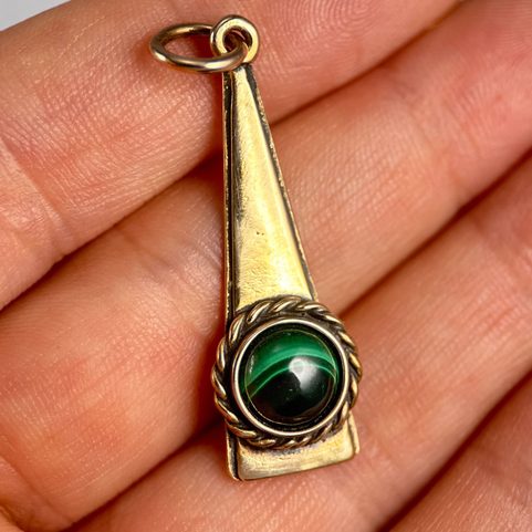 TRIANGLE, PENDENTIF, BRONZE, MALACHITE