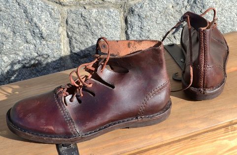 CHAUSSURES EN CUIR DES TEMPS ANCIENS