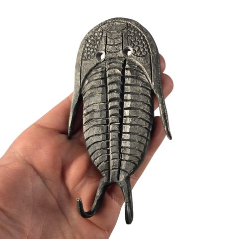 PORTE-MANTEAU TRILOBITE EN FER FORGÉ
