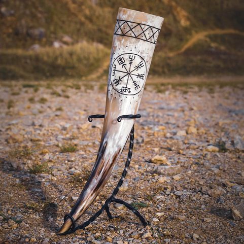 VEGVÍSIR, VIKING DRINKING HORN