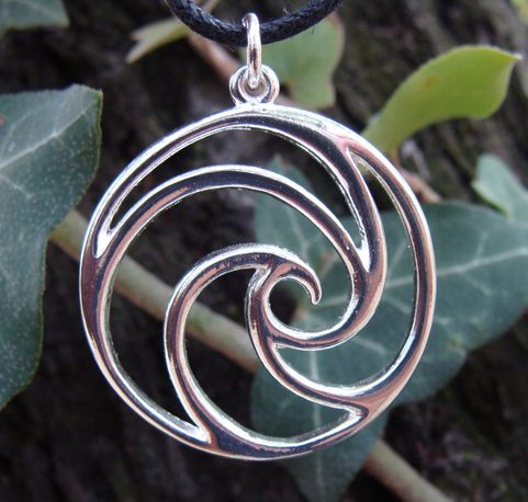AMONITES, SILVERED NECKLACE