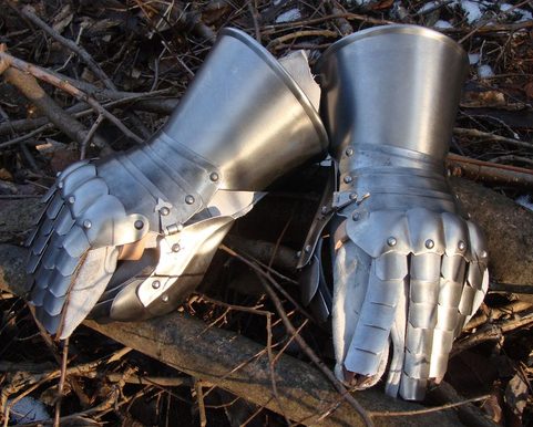 GAUNTLETS, PLATE ARMOUR III