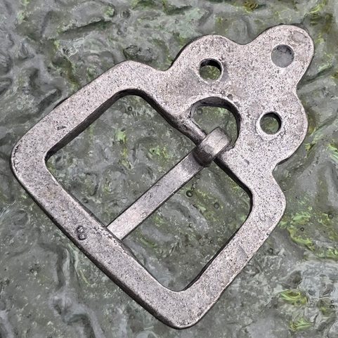 BOUCLE DE CEINTURE, GRANDE MORAVIE, XE SIÈCLE, ZINC