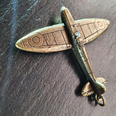 SUPERMARINE SPITFIRE, PENDENTIF AVION, ZINC