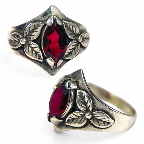 SHAMROCK, RING, GARNET, STERLING SILVER