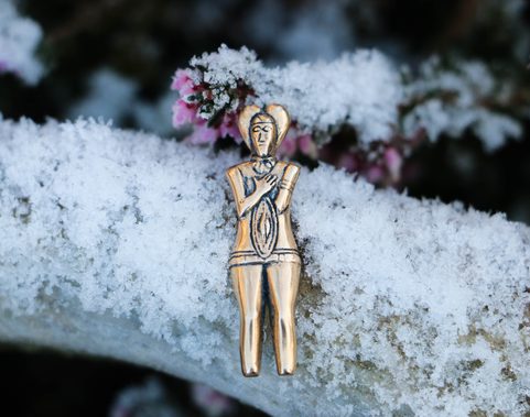 GUERRIER CELTIQUE, PRINCE DE GLAUBERG, PENDENTIF EN BRONZE