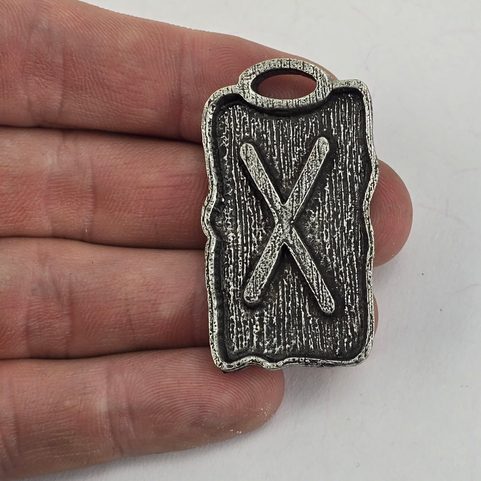 GEBO - AMULETTE DES RUNES ZINC ARGENT ANTIQUE