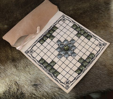 HNEFATAFL OR TAFL, VIKING BOARD GAME - LEATHER CASE AND STONES