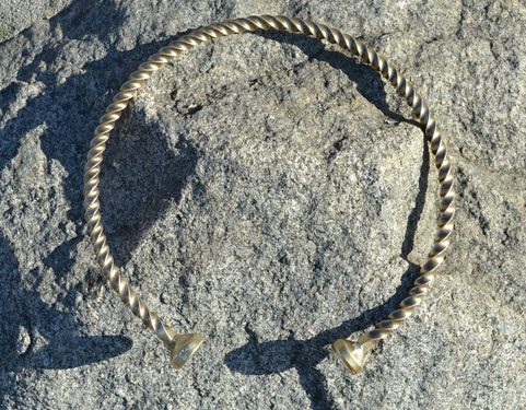 CELTIC BRASS TORC WITH FLAT TERMINALS