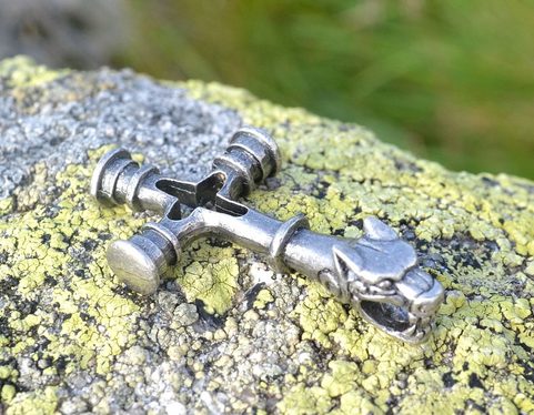CROIX DU LOUP - MARTEAU DE THOR, ISLANDE, ÉTAIN