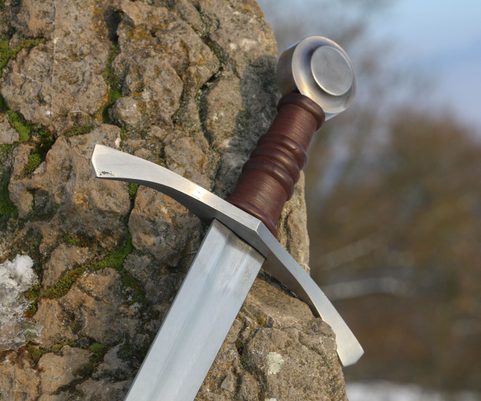 MORNA ONE-HANDED SWORD FULL TANG