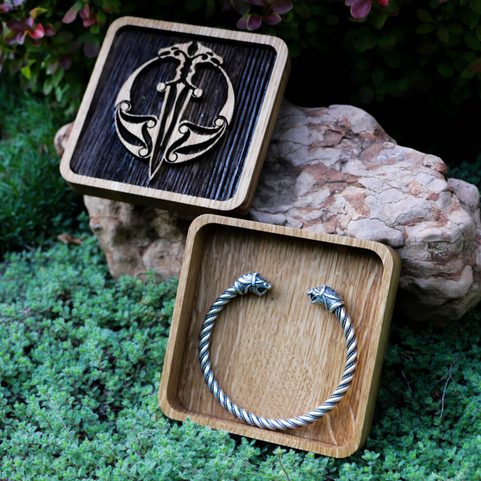 OAK BOX FOR JEWELRY AND BRACELETS