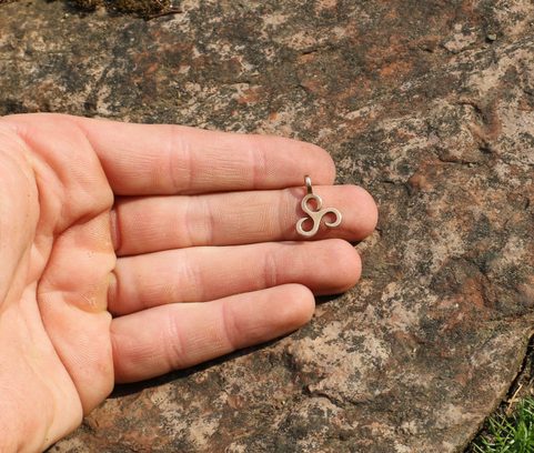 LITTLE TRISKELE, BRONZE PENDANT