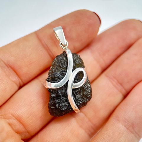 LUZNA, SILVER PENDANT, MOLDAVITE AG 925