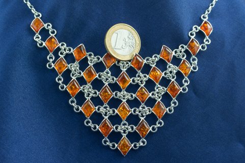 REGINA, COLLIER, AMBRE, ARGENT