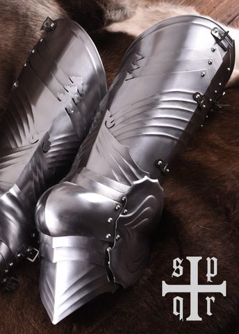 ARMURE MÉDIÉVALE - JAMBES, 15E SIÈCLE