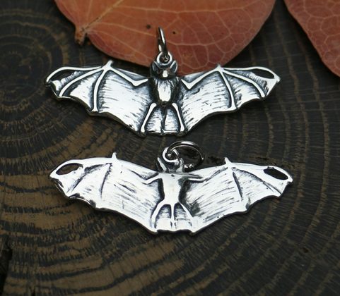 NOCTOR - BAT, PENDANT, SILVER