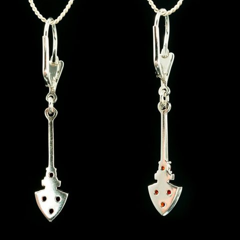 SAGITTA, EARRINGS, GARNET, SILVER