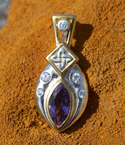 OCULUS, SILVER PENDANT WITH AMETHYST