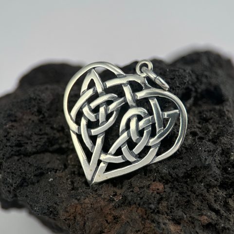 CELTIC HEART PENDANT, SILVER