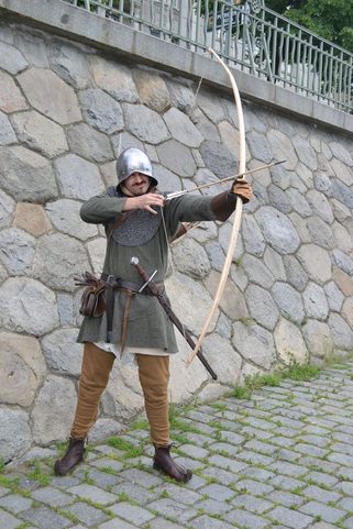 MEDIEVAL ARCHER - MERCENARY, COSTUME RENTAL