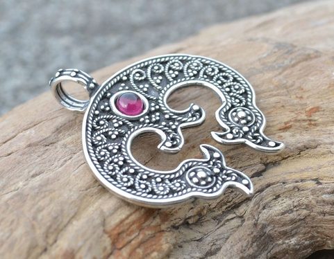 LUNULA, WOMEN'S EARLY MEDIEVAL PENDANT, AG 925