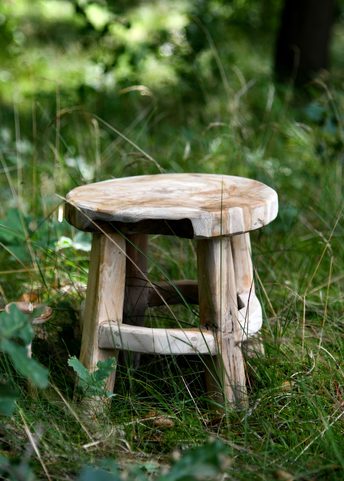 SMALL WOODEN CHAIR