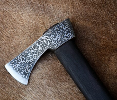 FLORA VALASKA TRADITIONAL FORGED CARPATHIAN AXE - ETCHED