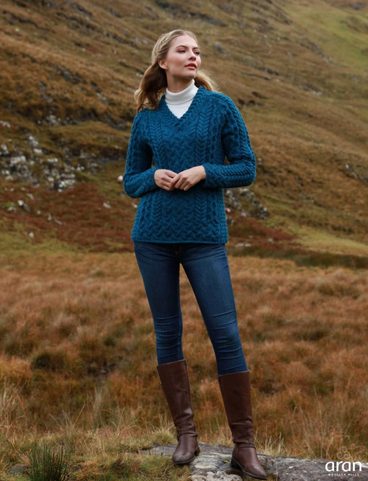 COLLEEN V NECK FITTED SWEATER BLUE