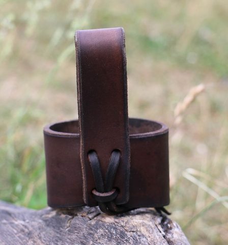LION OF BOHEMIA, LEATHER HORN HOLDER, BROWN