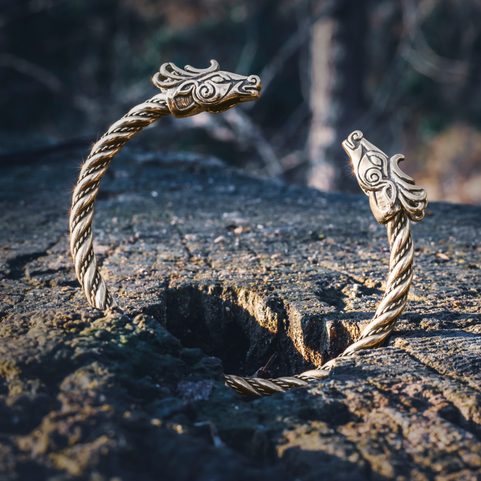 FIANNA, KELTISCHER HIRSCH, BRONZE-ARMBAND