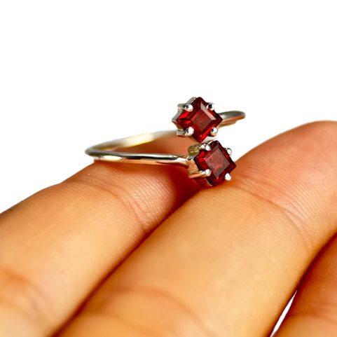 GORDICA, BAGUE, GRENAT ARGENT 925/1000