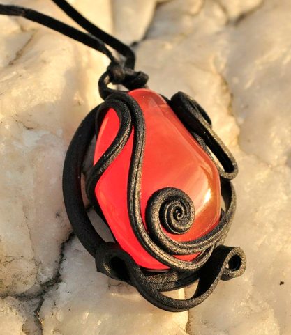 CARNELIAN - BIG STONE PENDANT