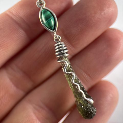 VESPERA, PENDENTIF EN MOLDAVITE, ARGENT 925/1000