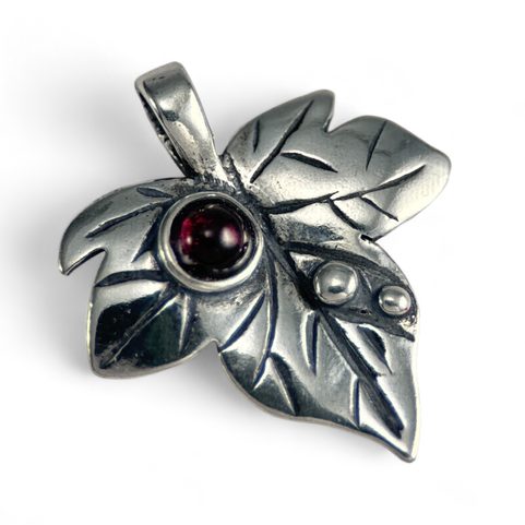BLATT - IVY, ANHÄNGER SILBER 925 GRANAT
