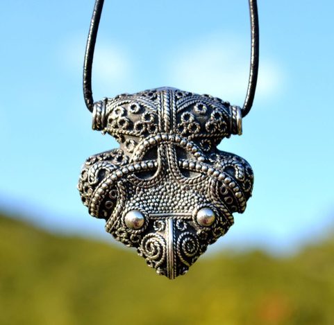 RAVEN'S HEAD - THOR HAMMER, SIGTUNA, SWEDEN, SILVER 925, 10 G