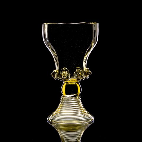 KING ARTHUR, LARGE MEDIEVAL GLASS GOBLET - 1 PIECE
