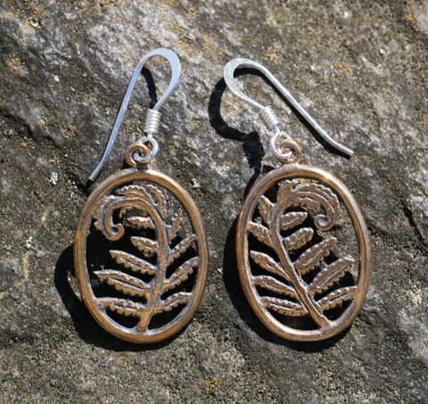 FOUGÈRE, BOUCLES D'OREILLES EN BRONZE
