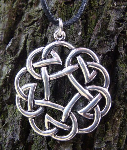 CELTIC KNOT PENDANT, SILVERED