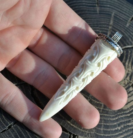CORNE DE BOIS SCULPTÉ VIKING