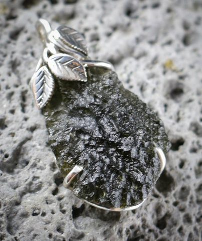 QUILL, SILVER PENDANT WITH MOLDAVITE