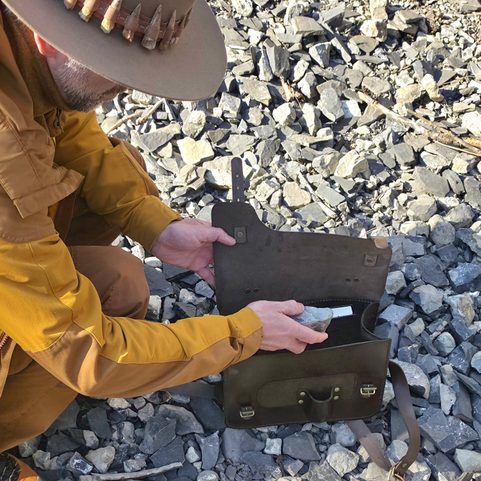 LEATHER ROCK & FOSSIL COLLECTOR BAG FOR PALEONTOLOGY