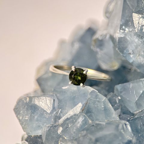 OCULAR, SILVER RING WITH CZECH MOLDAVITE