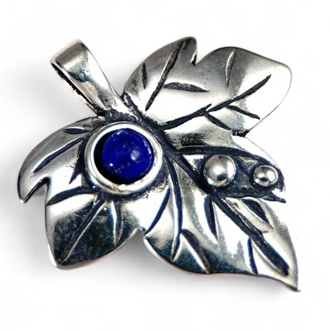 FEUILLE DE LIERRE, PENDENTIF EN ARGENT LAPIS