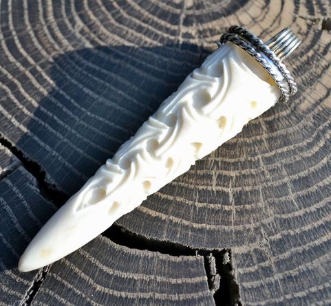 CORNE DE BOIS SCULPTÉ VIKING