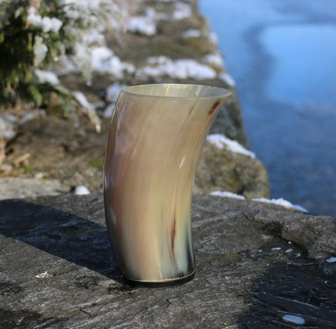 COUPE DÉCORATIVE EN CORNE