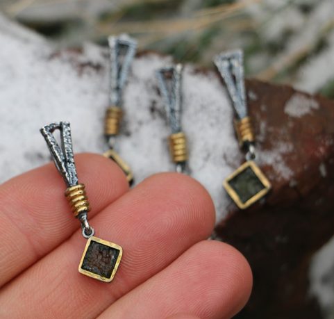GABRETA, SILVER EARRINGS AND PENDANT WITH MOLDAVITE