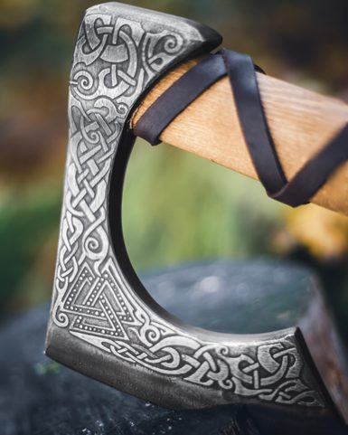 VALKNUT ETCHED VIKING AXE