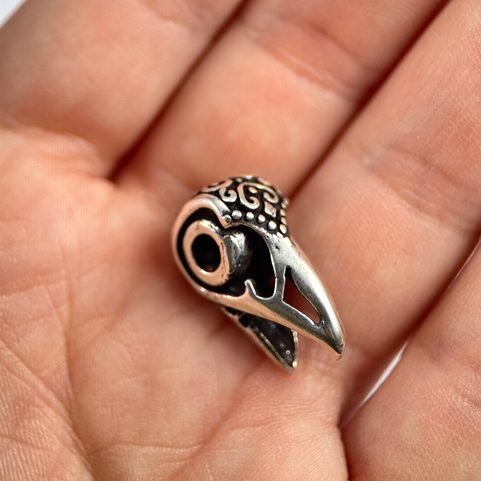 CRÂNE DE CORBEAU, BARBE PERLE, ARGENT